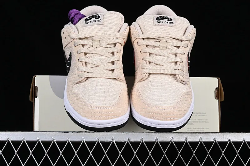 All Categories Nk SB Dunk Series Nk SB Dunk Low Low-top sneakers Albino & Preto x Nk SB Dunk Low joint model TearTear SB low-top casual sneakers FD2627-200